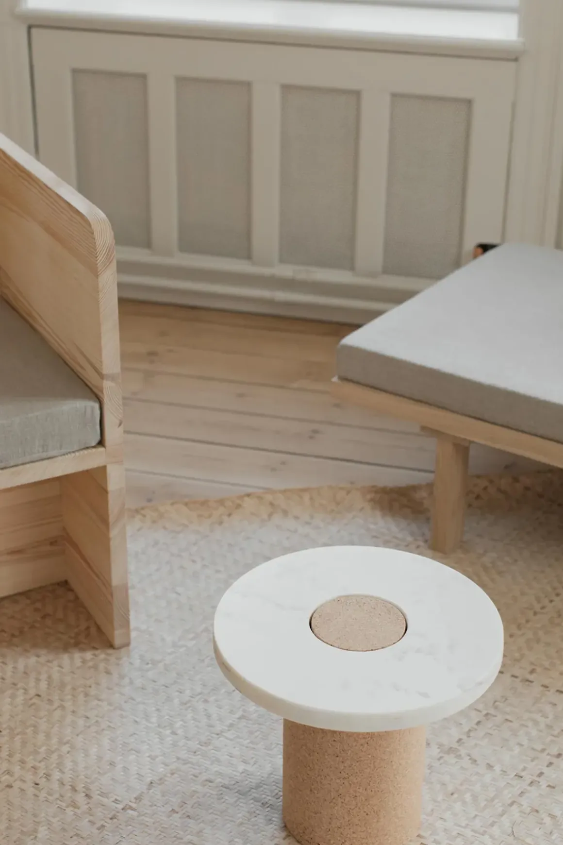 Bord - Sintra h42cm dia60cm White Marble/Cork