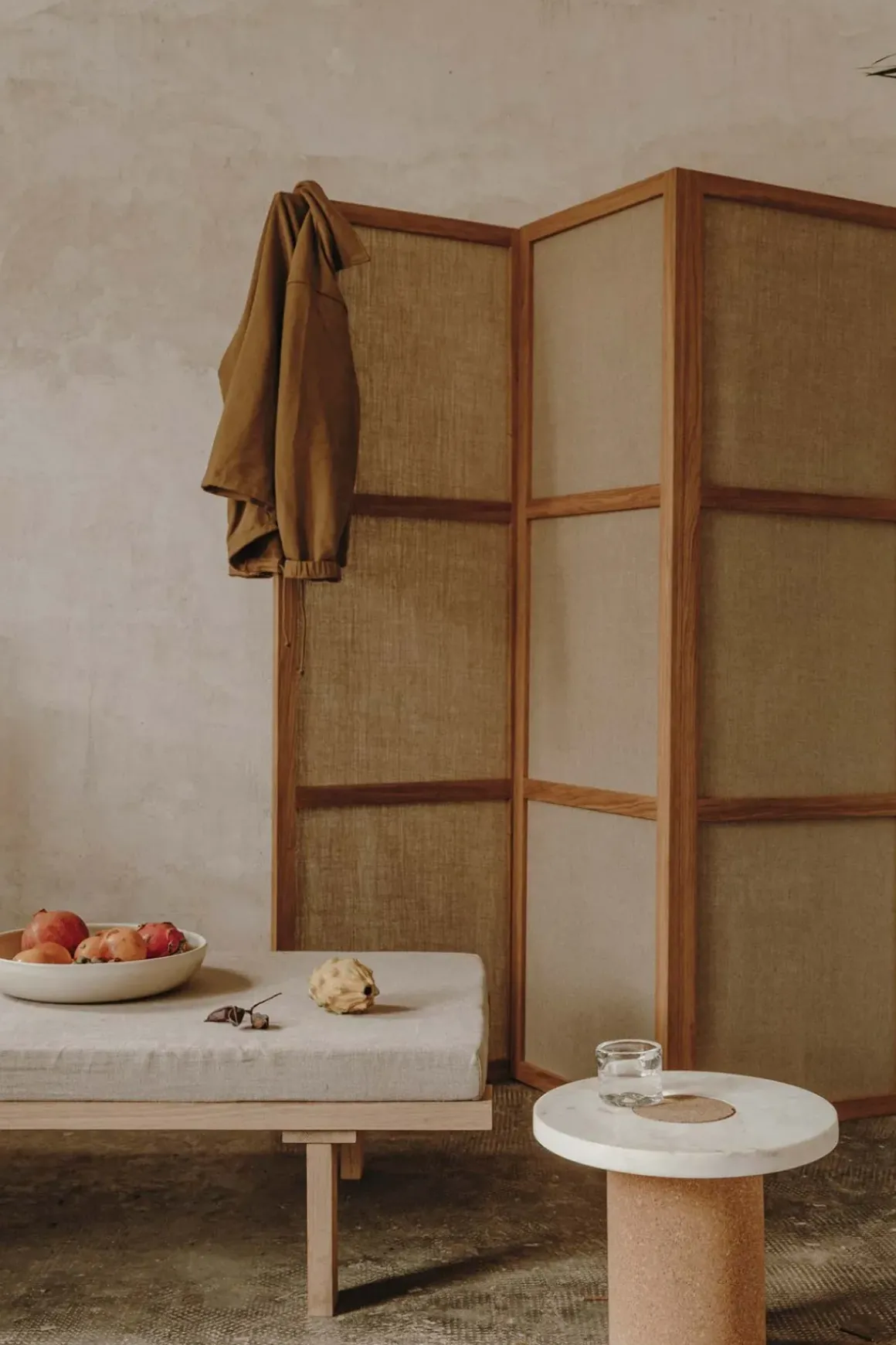 Bord - Sintra h42cm dia60cm White Marble/Cork