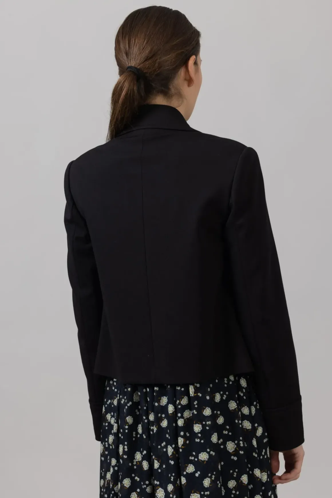 Jakke - Emotional Essence I Pure Black Short