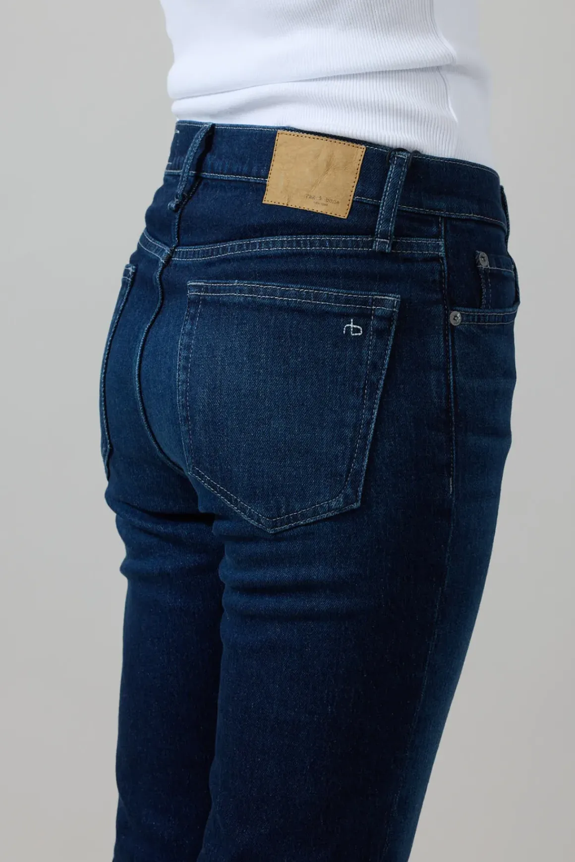Jeans - Peyton Mid-Rise Bootcut Branson