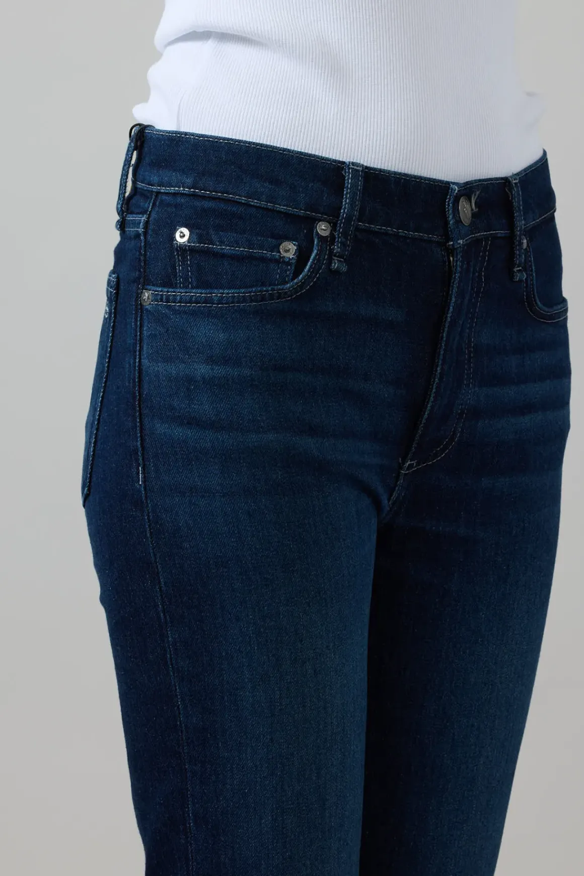 Jeans - Peyton Mid-Rise Bootcut Branson