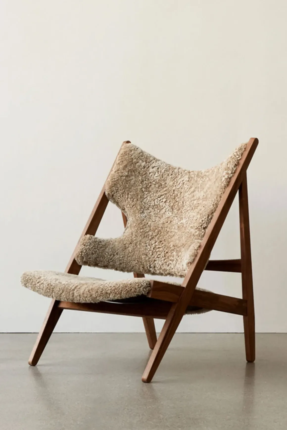 Lenestol - Knitting Lounge Chair, Walnut, Sheepskin Shahara