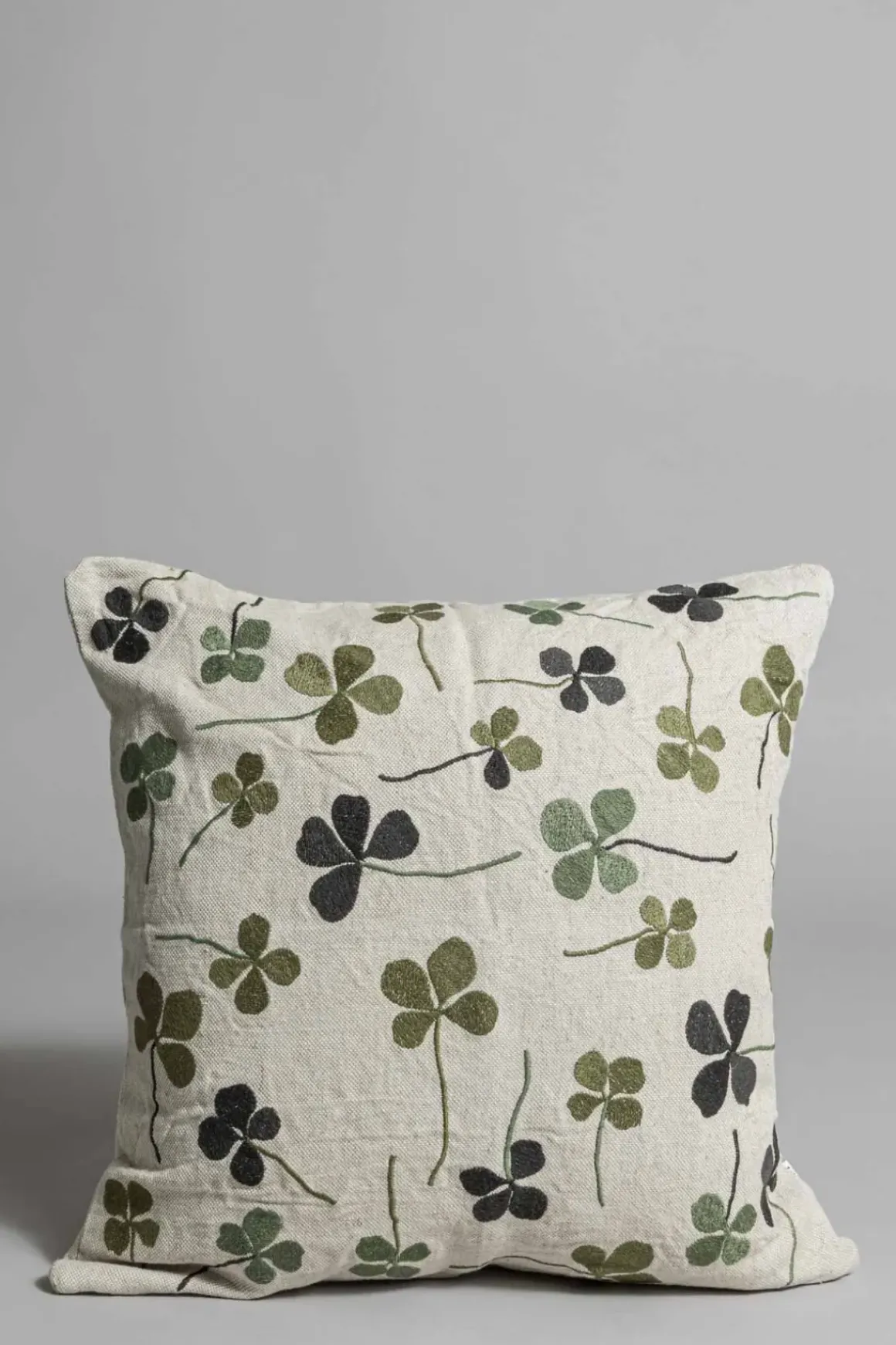 Putetrekk - Clover Embroidered 48x48cm