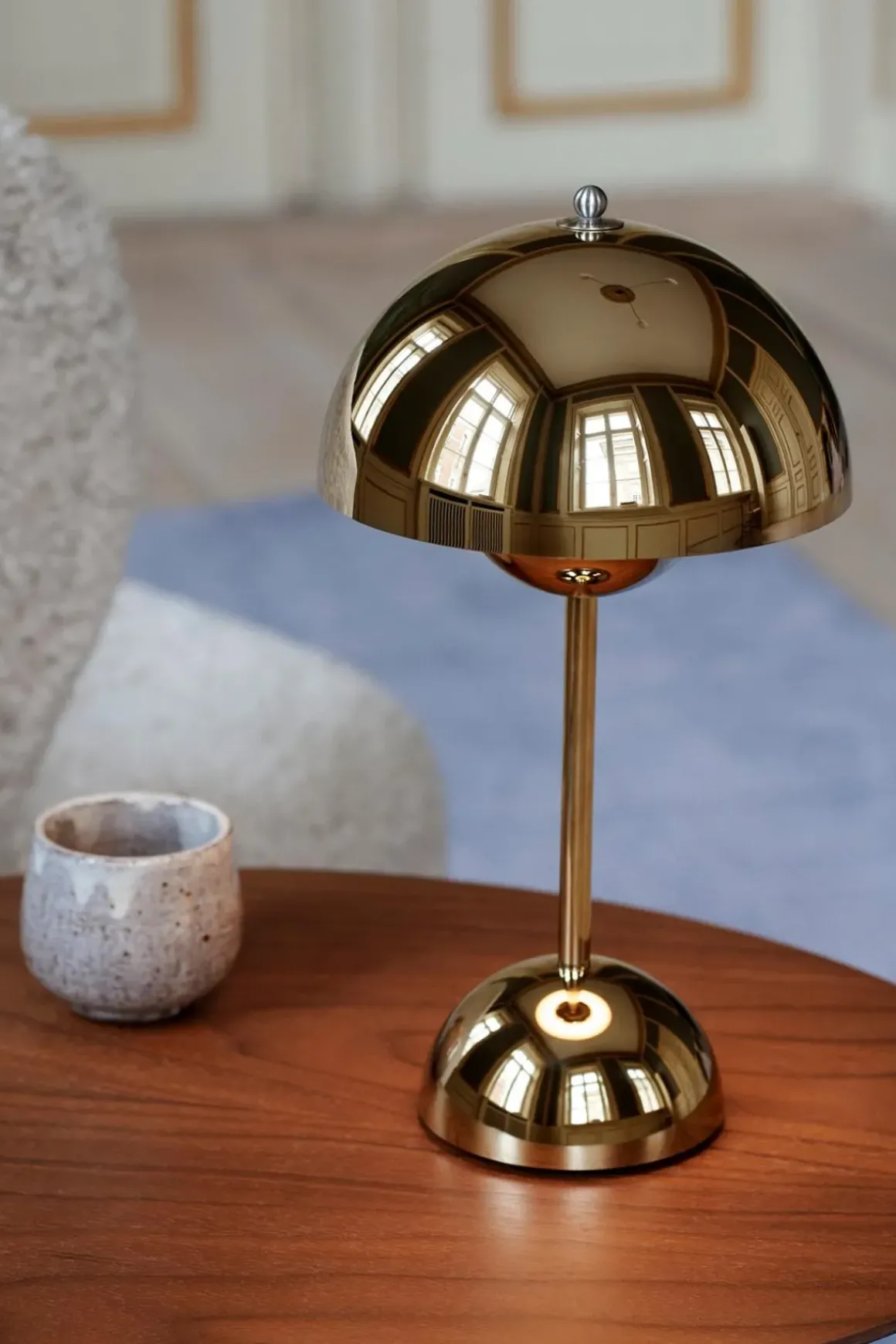Sidebord - Lato LN9 Lacquered Walnut w/Emparador Marble