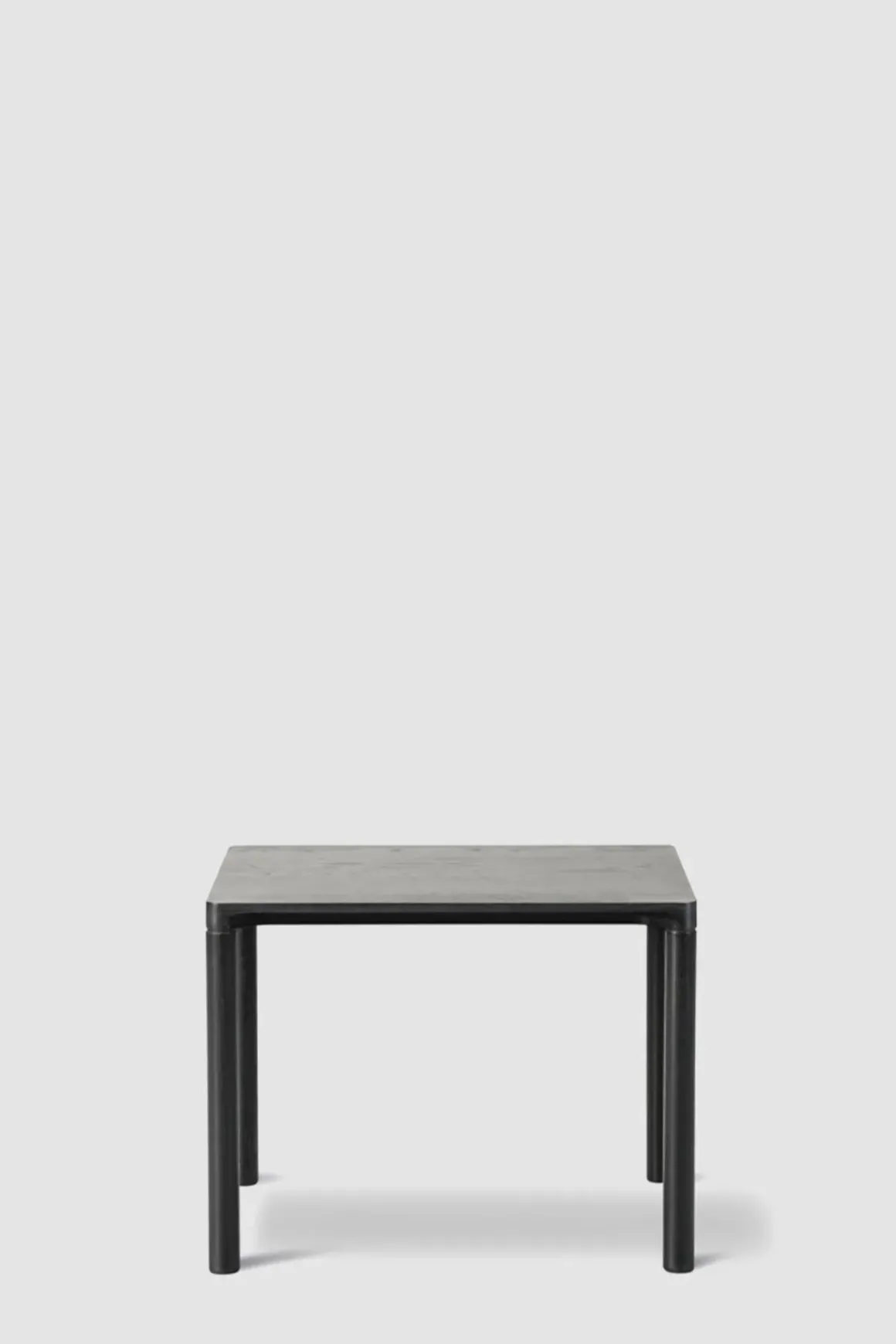 Sidebord - Piloti Modell 6705 46,5x39xh41cm Sort Lakkert Eik