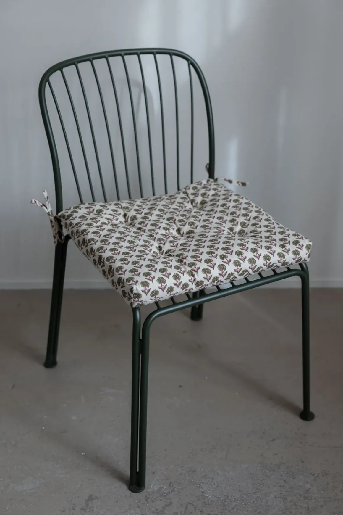 Sittepute - 45x45cm Off-White/Green/Burgundy