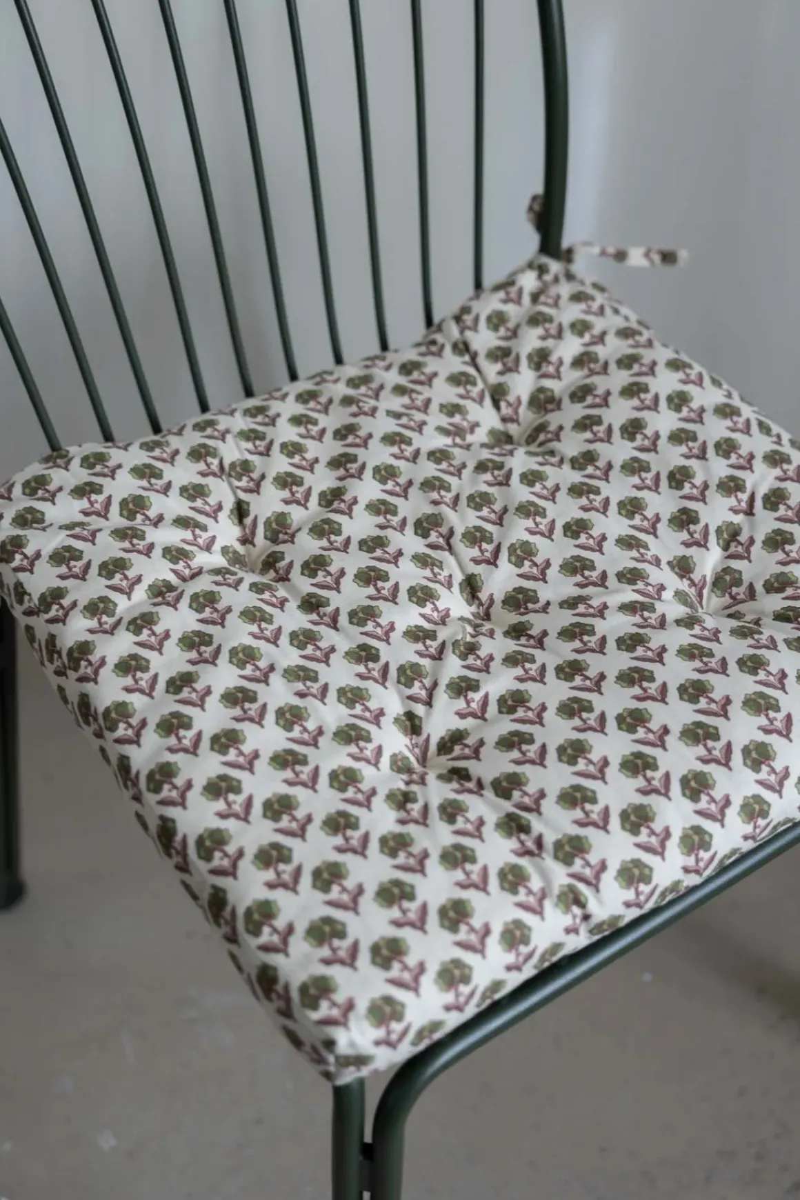 Sittepute - 45x45cm Off-White/Green/Burgundy