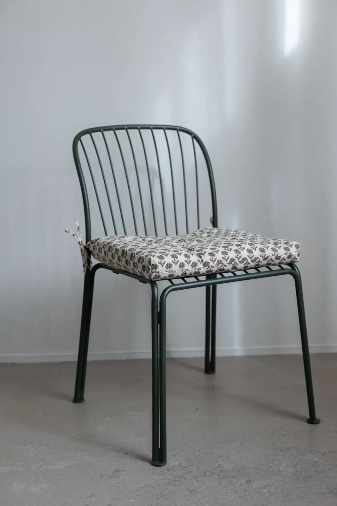 Sittepute - 45x45cm Off-White/Green/Burgundy