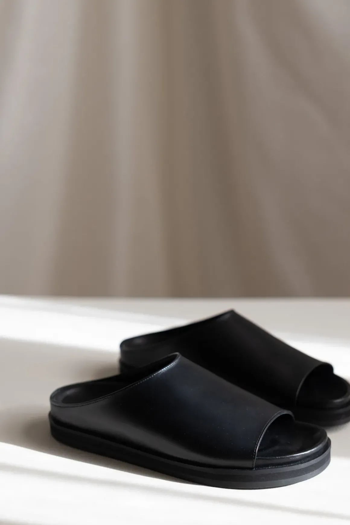 Sko - Slippers Julita Nappa Black