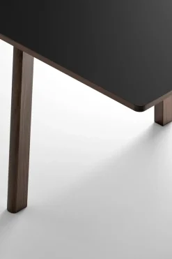 Spisebord - Ana 6490 Røykbeiset/Oljet Eik / Sort Laminat