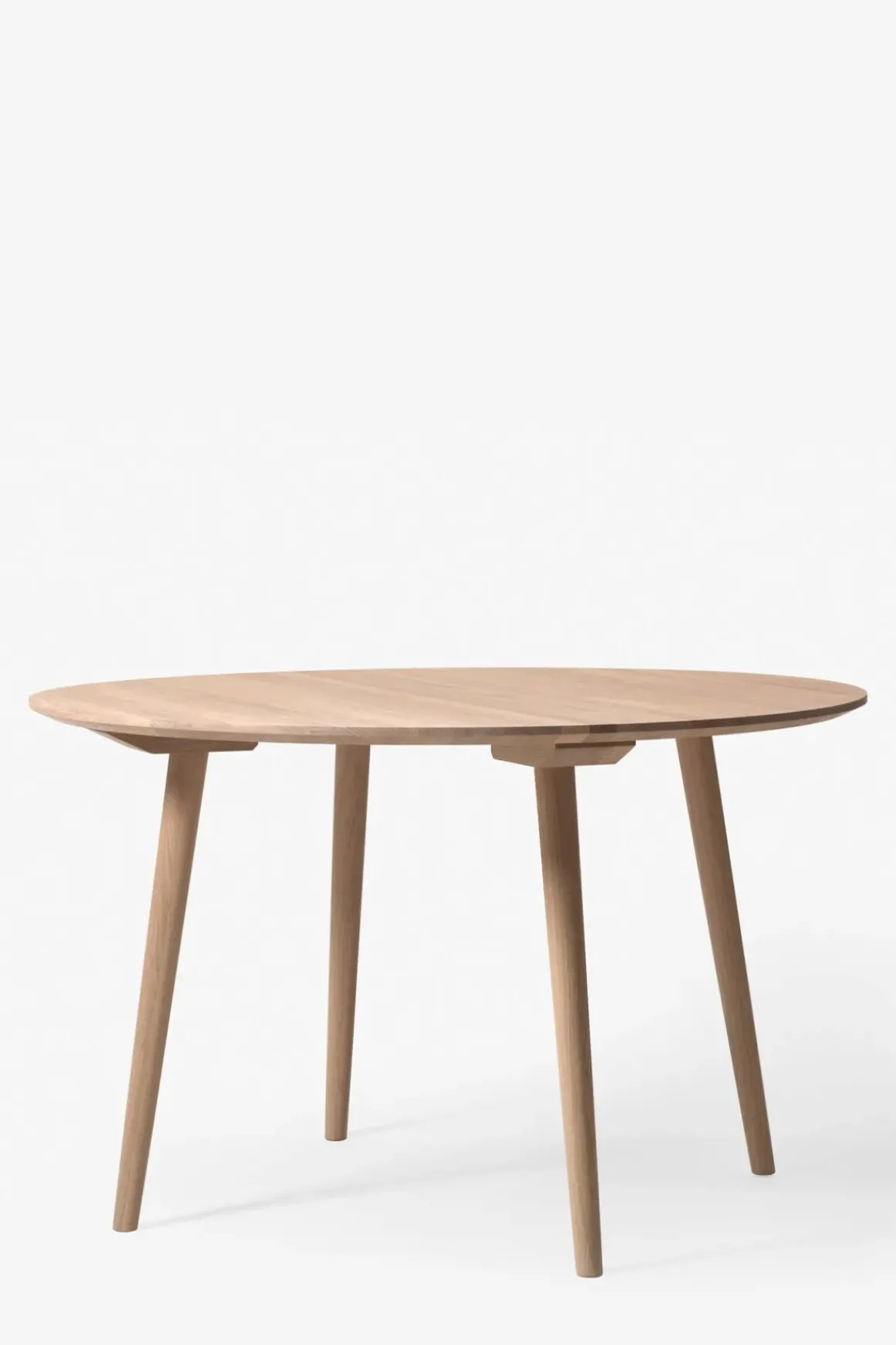 Spisebord - SK4 In Between Oljet Eik Dia 120cm