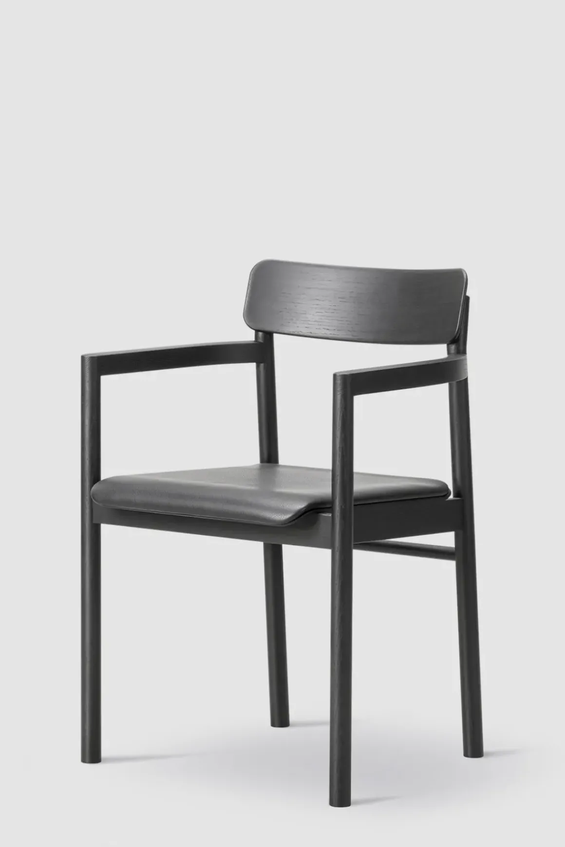 Spisestol - Post Chair Omni 301 Black Sortlakkert Eik
