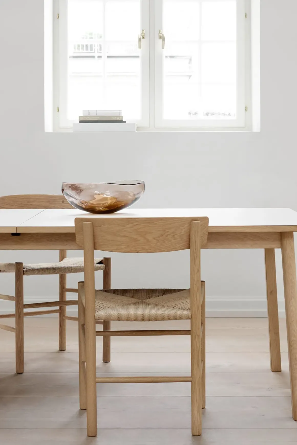 Spisestuestol - J39 Folkestolen Lys Oljet Eik / Naturfarget Papirgarn