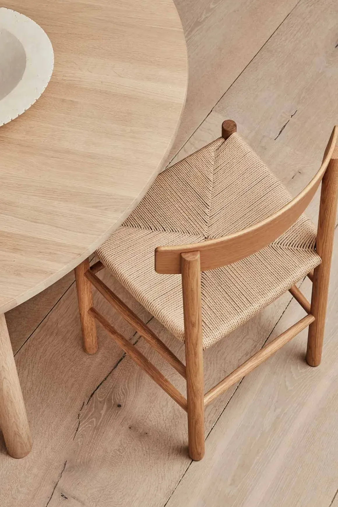 Spisestuestol - J39 Folkestolen Lys Oljet Eik / Naturfarget Papirgarn